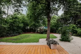 703 E 45th 1/2 St, Austin, TX 78751 - Photo 30