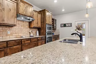 161 Greg Ln, Jarrell, TX 76537 - Photo 14