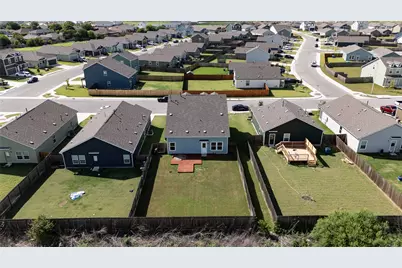 504 N Thunderstorm Avenue, Lockhart, TX 78644 - Photo 22
