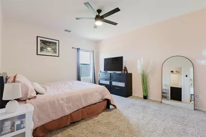 504 N Thunderstorm Avenue, Lockhart, TX 78644 - Photo 12