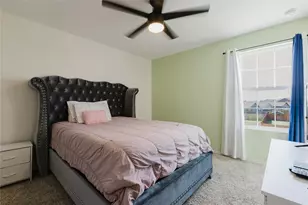504 N Thunderstorm Ave, Lockhart, TX 78644 - Photo 18