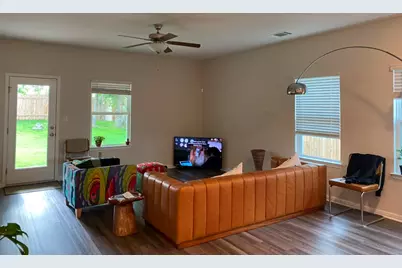 929 Main Street, Hutto, TX 78634 - Photo 4
