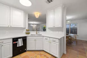 2009 Winsted Ln, Austin, TX 78703 - Photo 4