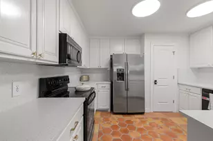 2009 Winsted Ln, Austin, TX 78703 - Photo 6