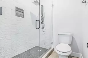 1130 Spur St, Austin, TX 78721 - Photo 14