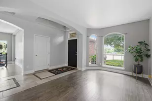 129 Lake Whitney Ct, Georgetown, TX 78628 - Photo 2