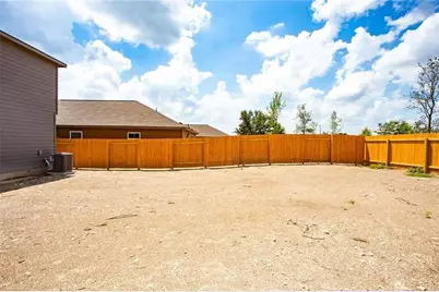 1004 Riverdale Cove, Jarrell, TX 76537 - Photo 26