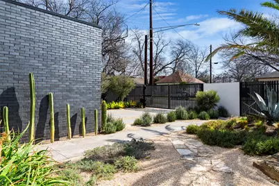 30 Chalmers Avenue, Austin, TX 78702 - Photo 28