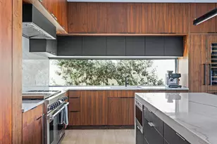 30 Chalmers Ave, Austin, TX 78702 - Photo 8