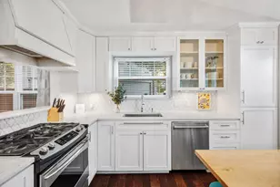 7601 Dallas Dr, Austin, TX 78729 - Photo 1