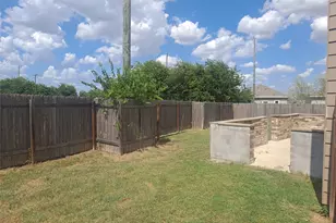225 Rainey Dr, Jarrell, TX 76537 - Photo 2