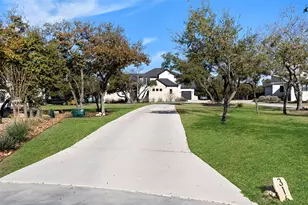316 Stockman Dr, Dripping Springs, TX 78620 - Photo 4