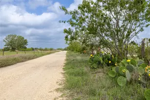 230 Sunkist Dr, Lockhart, TX 78644 - Photo 14