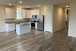 137 Onna St, Taylor, TX 76574 - Photo 4