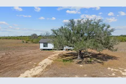 1177 County Road 402, Flatonia, TX 78941 - Photo 10