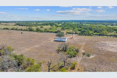 1177 County Road 402, Flatonia, TX 78941 - Photo 12