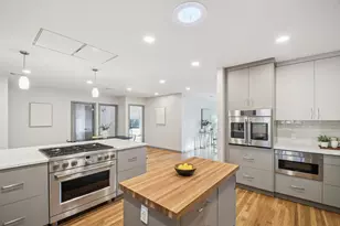 809 E 38th St, Austin, TX 78705 - Photo 4