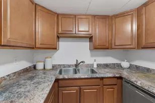 1800 Lavaca St, Austin, TX 78701 - Photo 8