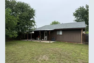 1704 S Walnut Street, Georgetown, TX 78626 - Photo 2
