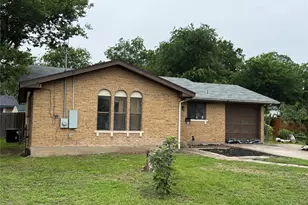 1704 S Walnut St, Georgetown, TX 78626 - Photo 1