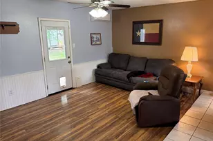 1704 S Walnut St, Georgetown, TX 78626 - Photo 4