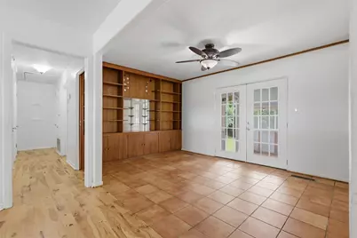 104 N Willis Street, Lampasas, TX 76550 - Photo 8