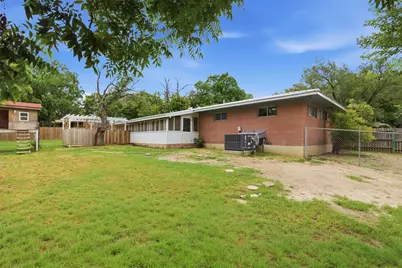 104 N Willis Street, Lampasas, TX 76550 - Photo 30