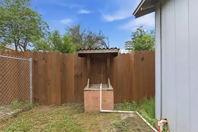 104 N Willis Street, Lampasas, TX 76550 - Photo 28