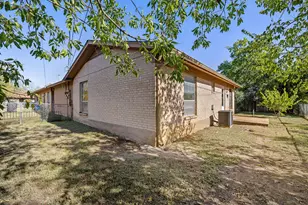 2402 Cottonwood Dr, Georgetown, TX 78628 - Photo 18