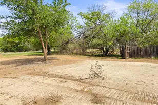 933 Co Rd 118, Burnet, TX 78611 - Photo 1