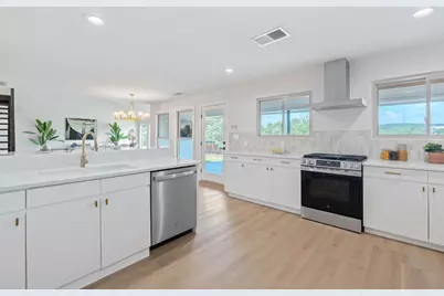 1325 Likeness Road, Spicewood, TX 78669 - Photo 10