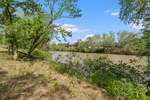 154 Shoreline Dr, Bastrop, TX 78602 - Photo 1