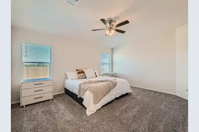 201 Break Avenue, Taylor, TX 76574 - Photo 6