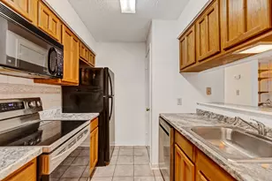 1202 Thorpe Ln, San Marcos, TX 78666 - Photo 4