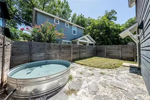 2821 Castro St, Austin, TX 78702 - Photo 2