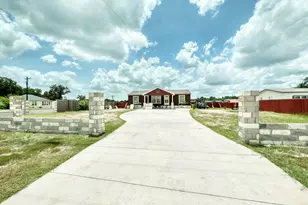 181 Pasadera Dr, Elgin, TX 78621 - Photo 2