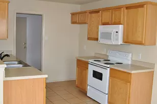 12913 Thomas Jefferson St, Manor, TX 78653 - Photo 6