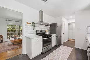 1609 Larkwood Dr, Austin, TX 78723 - Photo 18
