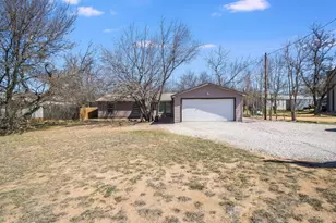6257 River Oaks Dr, Kingsland, TX 78639 - Photo 2