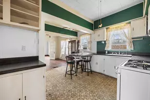 401 S Love Ave, Florence, TX 76527 - Photo 14