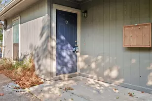 115 S Frio St, Lockhart, TX 78644 - Photo 10