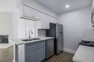 114 E 31st St, Austin, TX 78705 - Photo 8