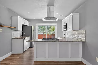 2321 Lakehurst Drive, Austin, TX 78744 - Photo 2