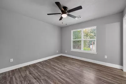 2321 Lakehurst Drive, Austin, TX 78744 - Photo 12