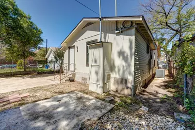 1105 E 3rd Street, Austin, TX 78702 - Photo 18