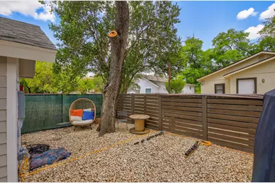 1105 E 3rd Street, Austin, TX 78702 - Photo 24