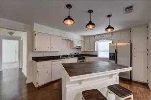 1105 E 3rd St, Austin, TX 78702 - Photo 6