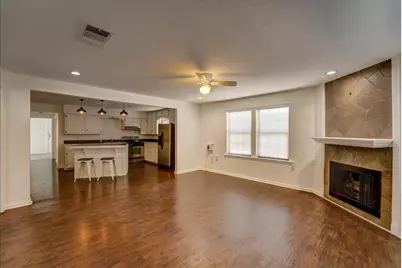 1105 E 3rd Street, Austin, TX 78702 - Photo 2