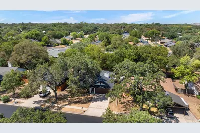 7204 Towering Oaks Drive, Austin, TX 78745 - Photo 38