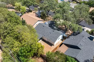 7204 Towering Oaks Dr, Austin, TX 78745 - Photo 32